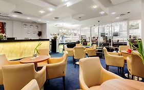 Hotel Saris